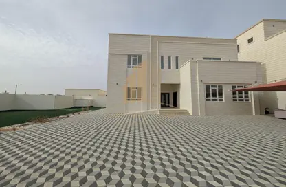 فيلا - 5 غرف نوم - 7 حمامات للايجار في الروضة الشرقية - العين
