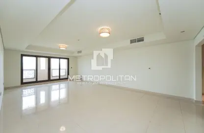 Empty Room image for: Apartment - 2 Bedrooms - 3 Bathrooms for sale in Balqis Residence - Kingdom of Sheba - Palm Jumeirah - Dubai, Image 1