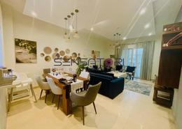 صورةغرفة المعيشة / غرفة الطعام لـ: شقة - 2 غرف نوم - 3 حمامات للبيع في بلازا ريسدينس ٢ - بلازا ريزيدنس - قرية الجميرا سركل - دبي, صورة 1