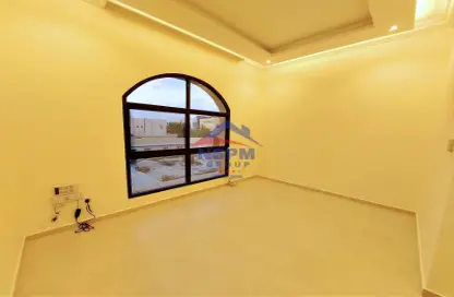 Apartment - 1 Bathroom for rent in Mushrif Park - Al Mushrif - Abu Dhabi