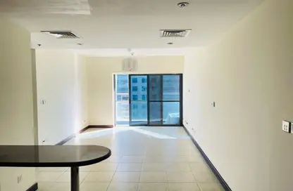 شقة - 2 غرف نوم - 3 حمامات للايجار في غولد كريست فيوز 1 - (JLT) مجمع V - أبراج بحيرة الجميرا - دبي