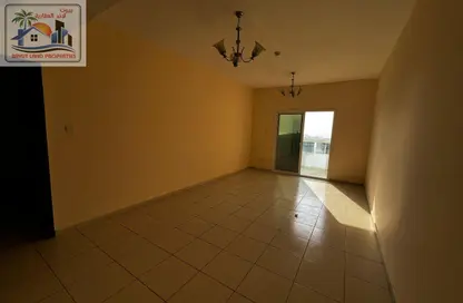 Apartment - 2 Bedrooms - 2 Bathrooms for rent in Al Fardan Centre - Al Majaz 3 - Al Majaz - Sharjah