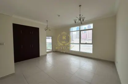 Apartment - 2 Bedrooms - 2 Bathrooms for rent in Al Rais Building - Al Karama - Dubai