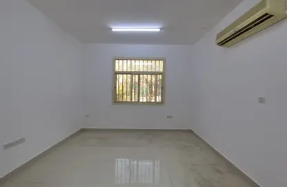 شقة - 2 غرف نوم - 2 حمامات للايجار في الخريس - الجيمي - العين