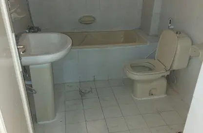 Apartment - 2 Bedrooms - 2 Bathrooms for rent in Qasimia 10 building - Al Mahatta - Al Qasimia - Sharjah