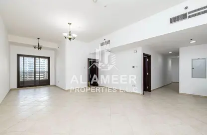 شقة - 3 غرف نوم - 4 حمامات للايجار في برج الشعفار - برشا هايتس (تيكوم) - دبي شقة - 3 غرف نوم - 4 حمامات للايجار في برج الشعفار - برشا هايتس (تيكوم) - دبي