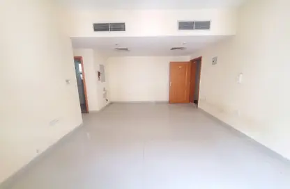 Apartment - 2 Bedrooms - 2 Bathrooms for rent in SG Muwaileh Building - Muwaileh - Sharjah