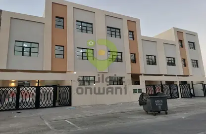 Villa - 4 Bedrooms - 5 Bathrooms for rent in Madinat Zayed - Abu Dhabi