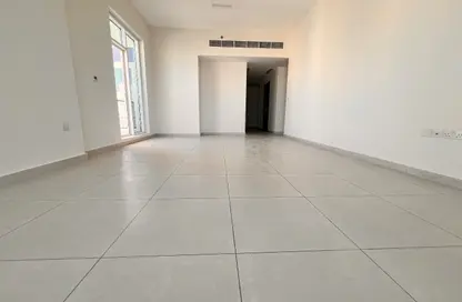 شقة - 3 غرف نوم - 4 حمامات للايجار في يلو 1 - النهدة 2 - النهدة - دبي - دبي