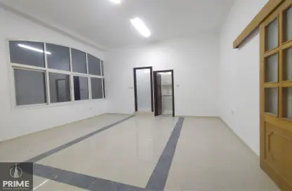 Apartment - Studio - 1 Bathroom for rent in Hadbat Al Zafranah - Muroor Area - Abu Dhabi