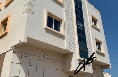 عمارة بالكامل - استوديو - 8 حمامات للبيع في أم الثعوب - أم القيوين
