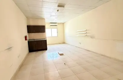 Warehouse - Studio - 1 Bathroom for rent in Jebel Ali Industrial 1 - Jebel Ali Industrial - Jebel Ali - Dubai