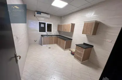 شقة - 2 غرف نوم - 2 حمامات للايجار في مدينة شخبوط - أبوظبي