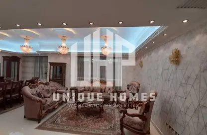 Living / Dining Room image for: Apartment - 2 Bedrooms - 3 Bathrooms for rent in MAG 5 - Marina Square - Al Reem Island - Abu Dhabi, Image 1