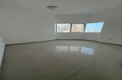 Apartment - 3 Bedrooms - 3 Bathrooms for rent in Al Majaz 3 - Al Majaz - Sharjah