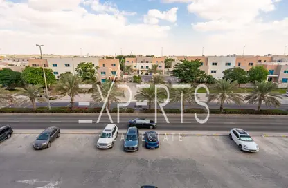 Apartment - 3 Bedrooms - 4 Bathrooms for sale in Tower 20 - Al Reef Downtown - Al Reef - Abu Dhabi