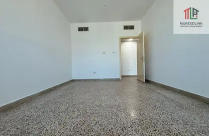 Apartment - 2 Bedrooms - 2 Bathrooms for rent in Sultan Bin Zayed the First Street - Muroor Area - Abu Dhabi