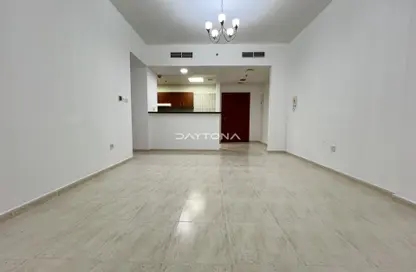 Apartment - 2 Bedrooms - 2 Bathrooms for rent in Skycourts Tower E - Skycourts Towers - Dubai Land - Dubai