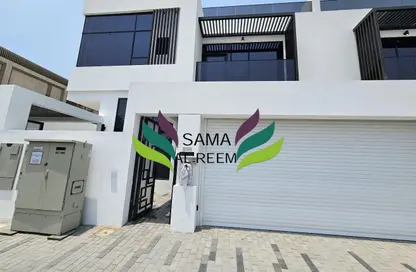 Villa - 6 Bedrooms - 7 Bathrooms for rent in Jumeirah 1 Villas - Jumeirah 1 - Jumeirah - Dubai