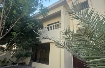 Villa - 4 Bedrooms - 3 Bathrooms for rent in Cornich Al Buhaira - Sharjah Villa - 4 Bedrooms - 3 Bathrooms for rent in Cornich Al Buhaira - Sharjah