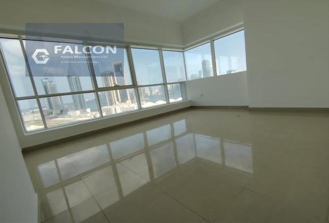 Apartment - 3 Bedrooms - 3 Bathrooms for rent in New Al Taawun Road - Al Taawun - Sharjah