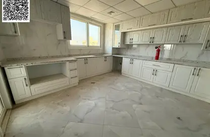 Apartment - 3 Bedrooms - 3 Bathrooms for rent in Ajman Corniche Road - Ajman