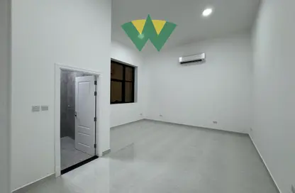Apartment - 2 Bedrooms - 2 Bathrooms for rent in Madinat Al Riyad - Abu Dhabi