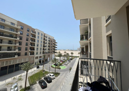 2 spacious bedrooms fully furnishers with balcony.