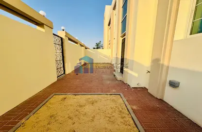 Villa - 4 Bedrooms - 5 Bathrooms for rent in Al Baraha - Deira - Dubai