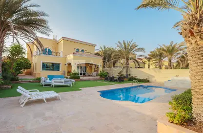 Villa - 4 Bedrooms - 4 Bathrooms for sale in Legacy - Jumeirah Park - Dubai