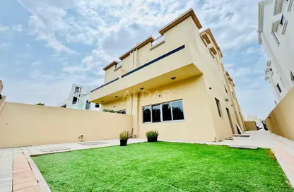 Villa - 4 Bedrooms - 5 Bathrooms for rent in District 14 - Jumeirah Village Circle - Dubai