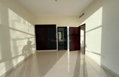 شقة - غرفة نوم - 2 حمامات للايجار في برج دوجا - شارع الشيخ زايد - دبي