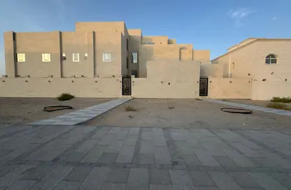 شقة - 2 غرف نوم - 3 حمامات للايجار في مدينة الرياض - أبوظبي