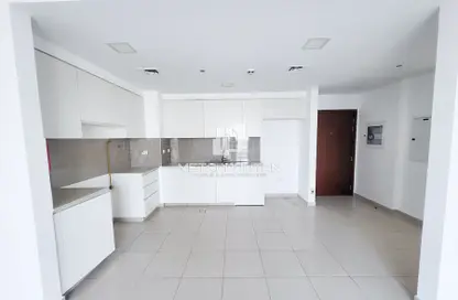Apartment - 2 Bedrooms - 2 Bathrooms for rent in Hayat Boulevard-1A - Hayat Boulevard - Town Square - Dubai