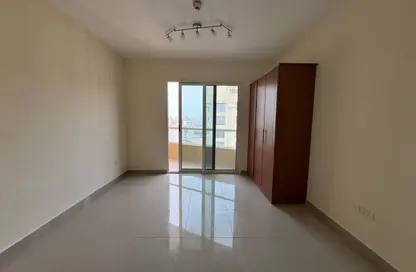 شقة - 1 حمام للايجار في برج  ب - ليك سايد ريزيدنس - مدينة دبي للإنتاج (اي ام بي زد) - دبي