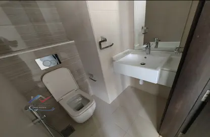 Bathroom image for: Apartment - 1 Bedroom - 2 Bathrooms for rent in Al Barsha 1 - Al Barsha - Dubai, Image 1