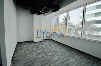 Office Space - Studio - 1 Bathroom for rent in Emaar Business Park Building 2 - Emaar Business Park - Sheikh Zayed Road - Dubai