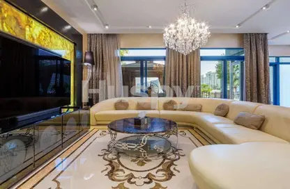 Villa - 5 Bedrooms - 6 Bathrooms for rent in Palma Residences - Palm Jumeirah - Dubai