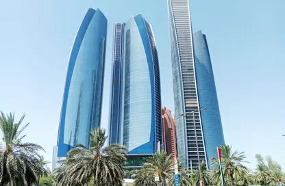 Apartment - 2 Bedrooms - 3 Bathrooms for rent in Etihad Towers - Corniche Road - Abu Dhabi