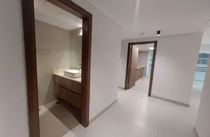 Apartment - 2 Bedrooms - 3 Bathrooms for rent in Sheikh Zayed Road - Dubai