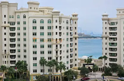 Apartment - 2 Bedrooms - 3 Bathrooms for sale in Al Habool - Shoreline Apartments - Palm Jumeirah - Dubai