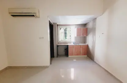 Apartment - Studio - 1 Bathroom for rent in Fire Station Road - Muwaileh - Sharjah