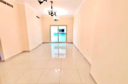 Apartment - 1 Bedroom - 2 Bathrooms for rent in Muwailih Building - Muwaileh - Sharjah