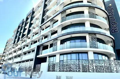 Apartment - 2 Bedrooms - 3 Bathrooms for sale in The Gate - Masdar City - Abu Dhabi