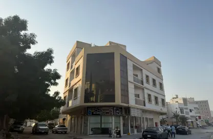 عمارة بالكامل - 8 غرف نوم - 8 حمامات للبيع في البستان - عجمان