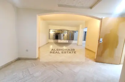 شقة - 3 غرف نوم - 5 حمامات للايجار في شارع الكورنيش - أبوظبي