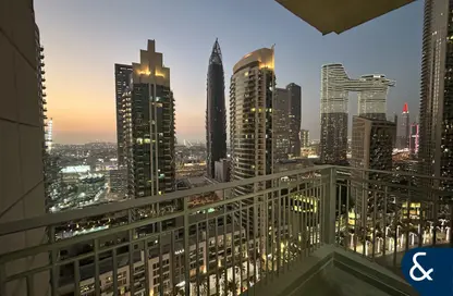 Apartment - 2 Bedrooms - 3 Bathrooms for sale in Standpoint Tower 1 - Standpoint Towers - Downtown Dubai - Dubai