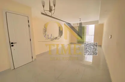 شقة - 3 غرف نوم - 3 حمامات للايجار في فلل الروضة 2 - 2  الروضة - الروضة - عجمان