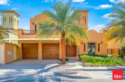 Outdoor House image for: Villa - 4 Bedrooms - 5 Bathrooms for rent in Garden Homes Frond A - Garden Homes - Palm Jumeirah - Dubai, Image 1