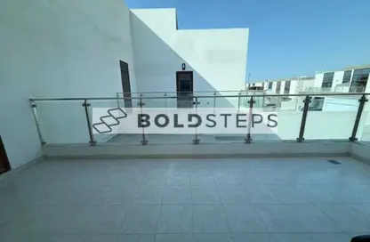 فيلا - 3 غرف نوم - 5 حمامات للايجار في المنطقة 11 - مدينة الشيخ محمد بن راشد - دبي